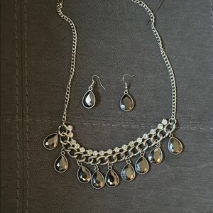 Elegant Silver Necklace and Earring Set